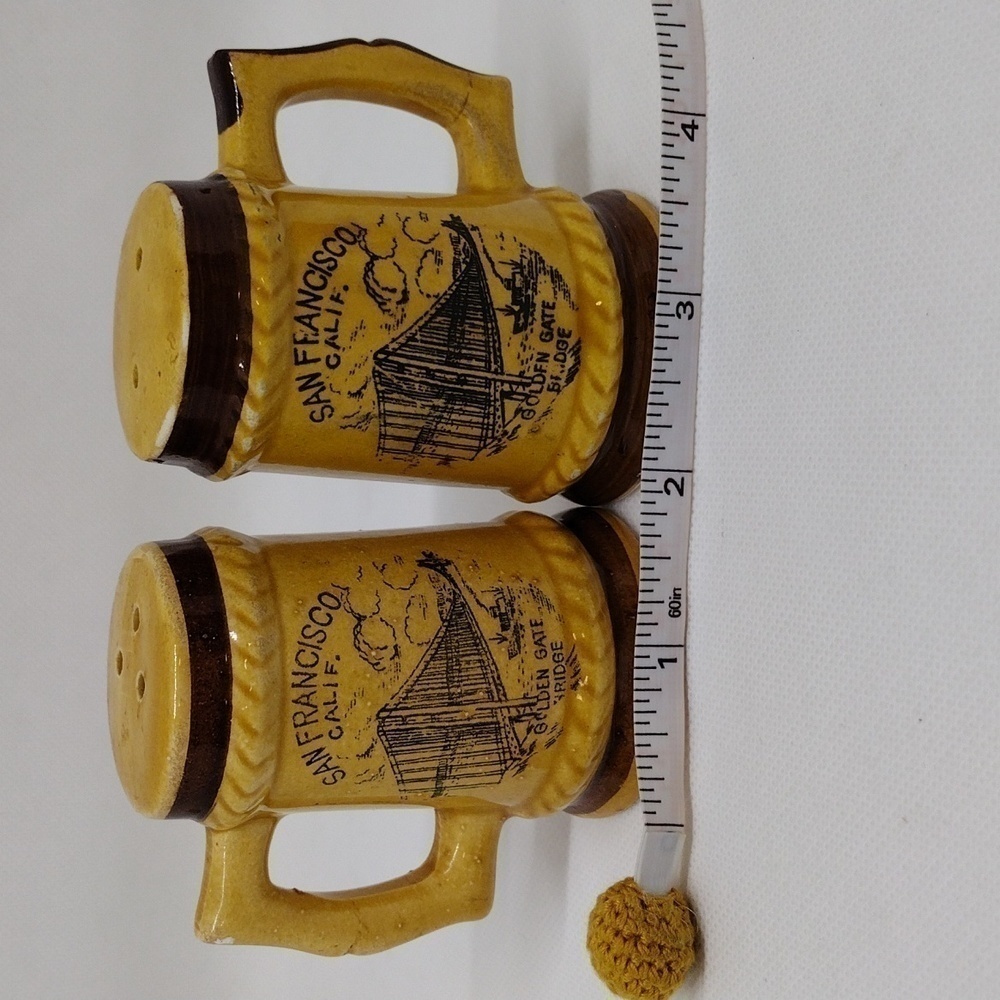 Vintage San Francisco Golden Gate Bridge Souvenir Salt & Pepper Shaker Set - Picture 13 of 14